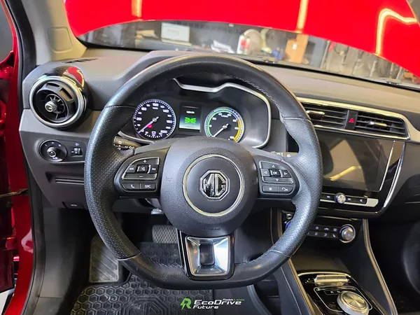 MG ZS 44,5 kWh, FWD (143 koní) - foto 6