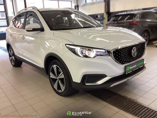 MG ZS 44,5 kWh, FWD (143 koní) - foto 2