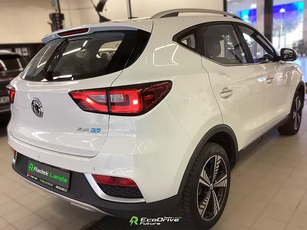 MG ZS 44,5 kWh, FWD (143 koní) - foto 5