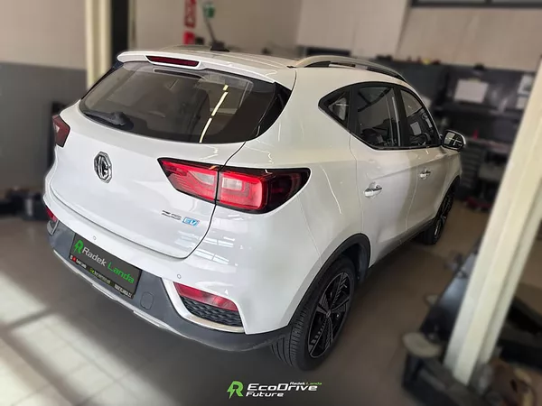 MG ZS 44,5 kWh, FWD (143 koní) - foto 3