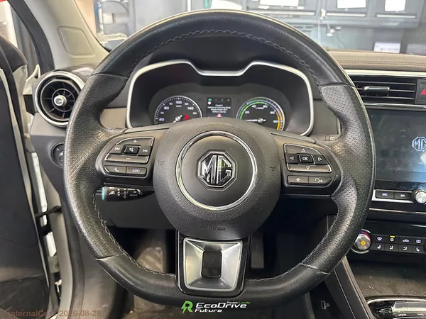 MG ZS 44,5 kWh, FWD (143 koní) - foto 7