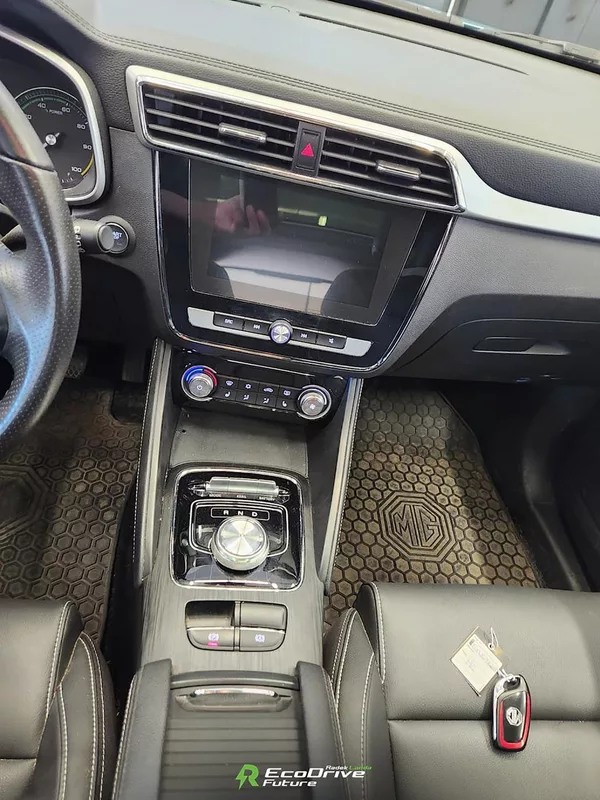 MG ZS 44,5 kWh, FWD (143 koní) - foto 5