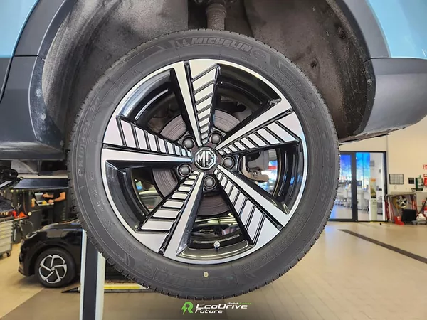 MG ZS 44,5 kWh, FWD (143 koní) - foto 8