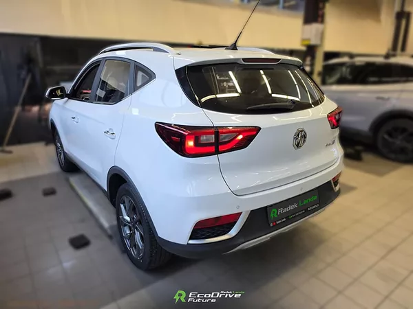 MG ZS 44,5 kWh, FWD (143 koní) - foto 3