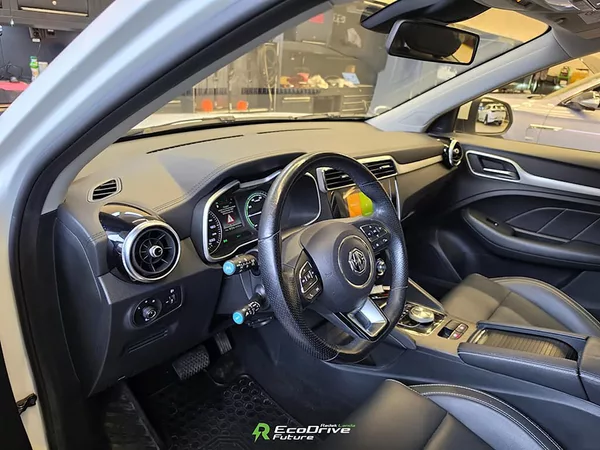 MG ZS 44,5 kWh, FWD (143 koní) - foto 7