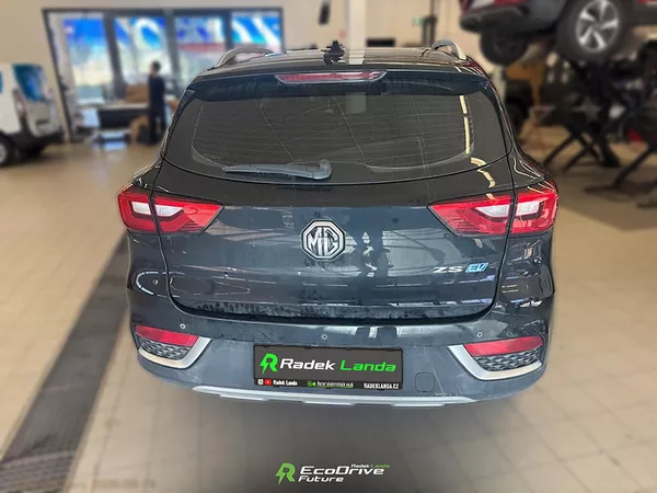 MG ZS 44,5 kWh, FWD (143 koní) - foto 5