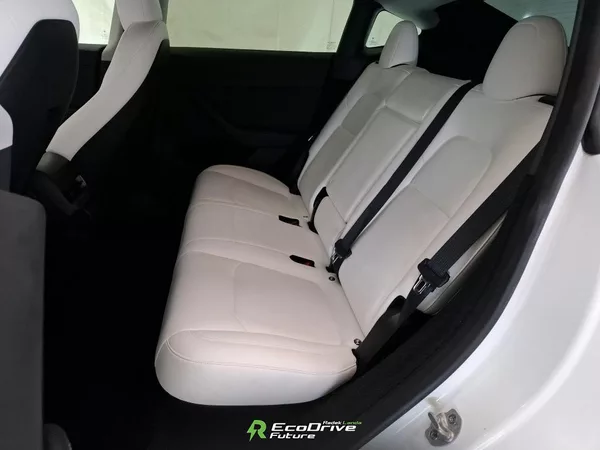 Tesla Model Y Bílý interiér, AMD, tažné - foto 10