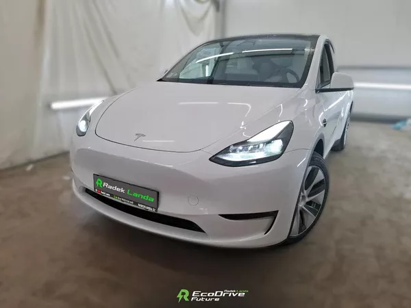 Tesla Model Y Bílý interiér, AMD, tažné - foto 4