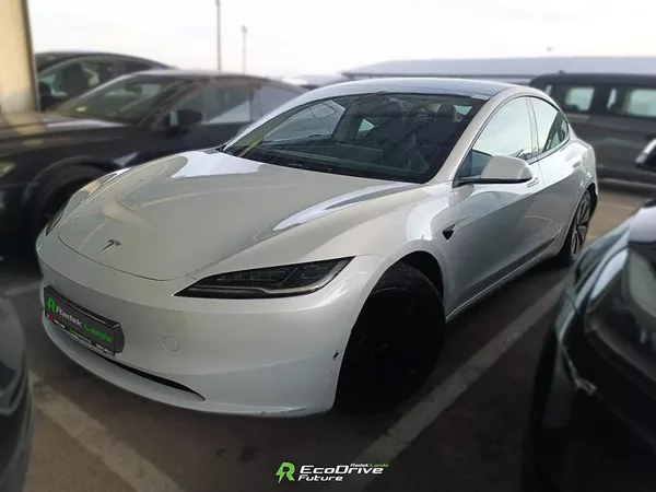 Tesla Model 3 LFP | HW4 | Tažné 1 000 kg - foto 4