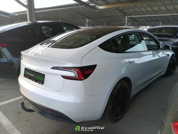 Tesla Model 3 LFP | HW4 | Tažné 1 000 kg - foto 5