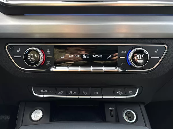 Audi Q5 50TFSIe SLine PANO NOV BATERIE - foto 32