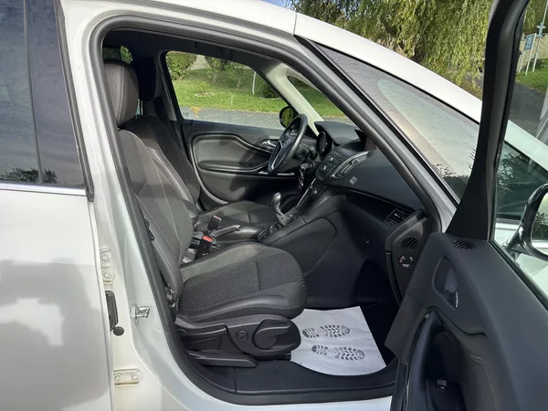 Opel Zafira 1.4 Turbo 103kw Serviska ČR - foto 15