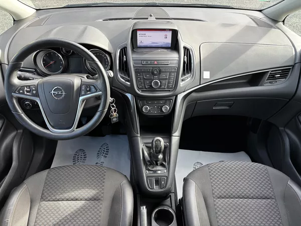 Opel Zafira 1.4 Turbo 103kw Serviska ČR - foto 9