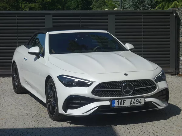 Mercedes-Benz CLE 300*4M*CABRIO*AMG*TOP-VÝB*CZ!!