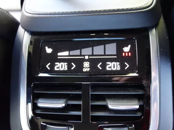 Volvo S90 2.0D*140KW*D4*INSCRIPTION*CZ - foto 43