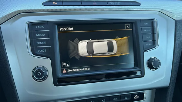 Volkswagen Passat 1,4 TSI DSG Comfortline - foto 17