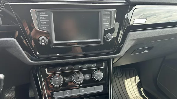 Volkswagen Touran 1,4TSI 110KW 7MÍST TOP!!!!! - foto 13