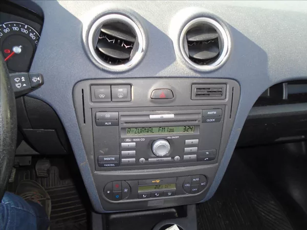 Ford Fusion 1,4 - foto 19