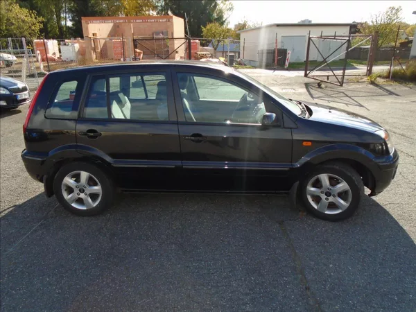 Ford Fusion 1,4 - foto 2