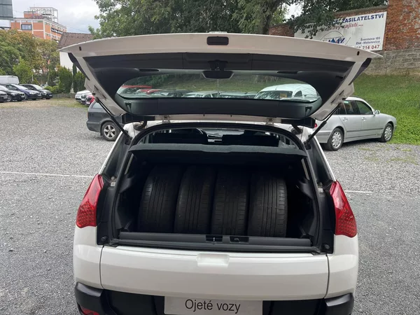 Peugeot 3008 1,6 HDi 84 Kw TAŽNÉ!! - foto 14