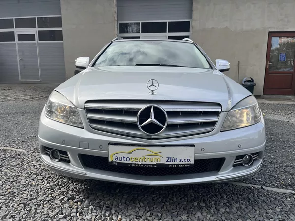 Mercedes-Benz Třídy C 320 CDi 165 Kw 4MATIC - foto 2