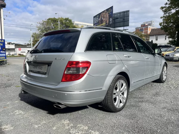 Mercedes-Benz Třídy C 320 CDi 165 Kw 4MATIC - foto 5