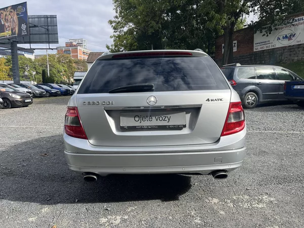 Mercedes-Benz Třídy C 320 CDi 165 Kw 4MATIC - foto 7