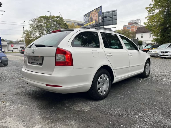 Škoda Octavia 1,4 TSi 90 Kw DSG ELEGANCE - foto 5
