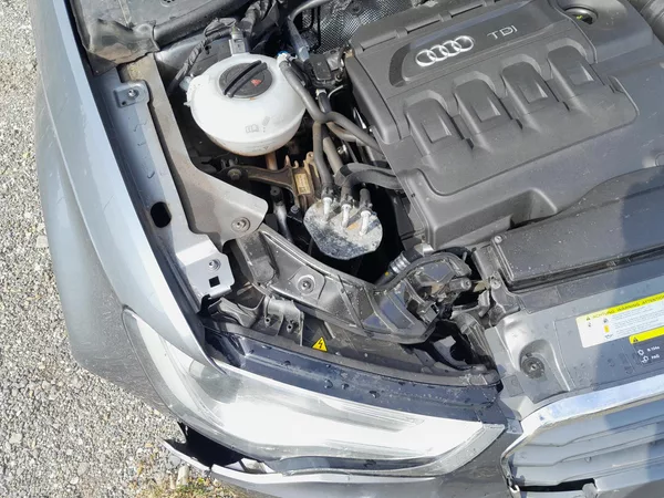 Audi A3 1,6 TDI serviska 2x klíč - foto 16