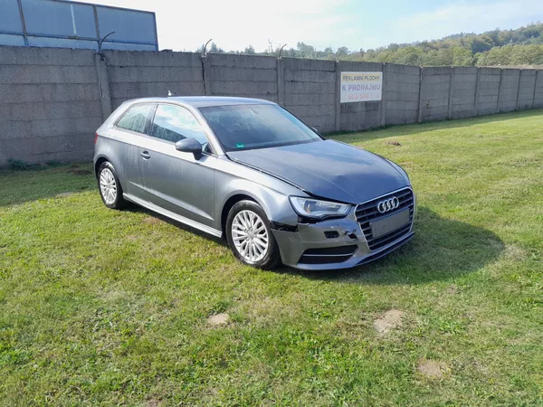 Audi A3 1,6 TDI serviska 2x klíč - foto 3