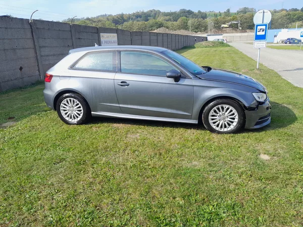 Audi A3 1,6 TDI serviska 2x klíč - foto 4