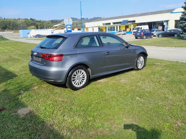 Audi A3 1,6 TDI serviska 2x klíč - foto 5