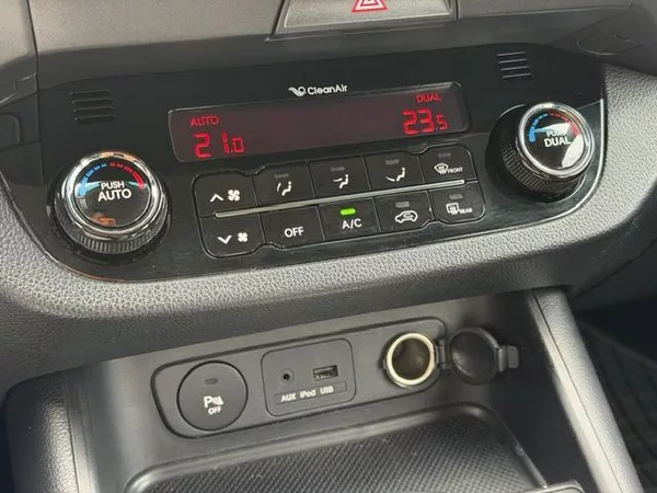Kia Sportage 2.0 CRDI 4x4 Comfort Plus - foto 12