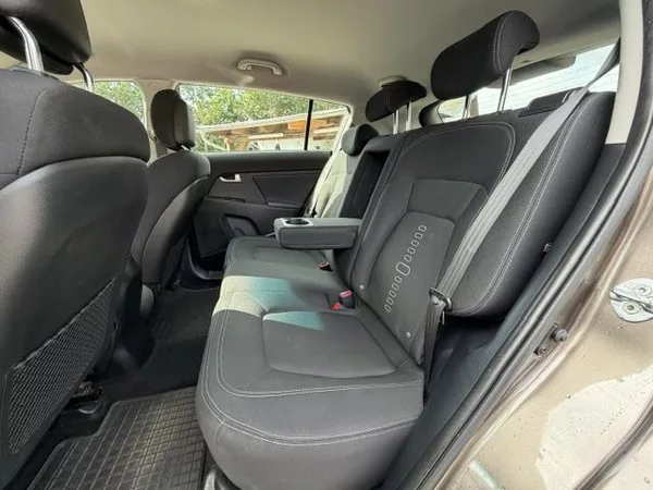 Kia Sportage 2.0 CRDI 4x4 Comfort Plus - foto 21