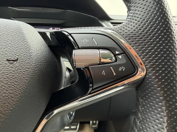 Škoda Superb 2.0 TDI 147kW Style Combi DSG - foto 24
