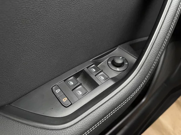 Škoda Superb 2.0 TDI 147kW Style Combi DSG - foto 28