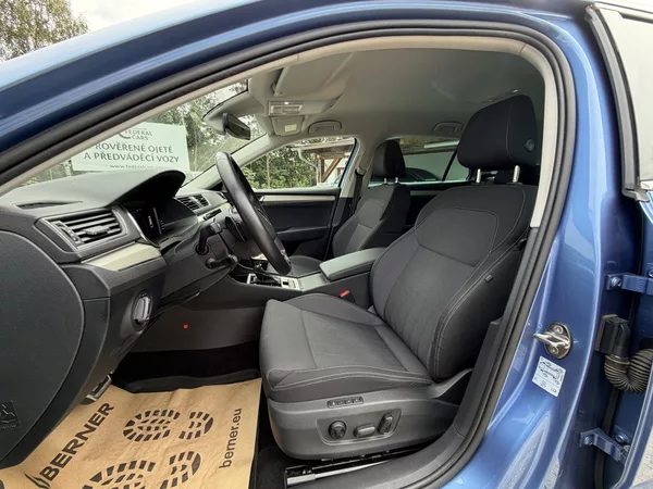 Škoda Superb 2.0 TDI 147kW Style Combi DSG - foto 29