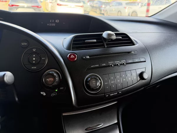 Honda Civic 1.4 Comfort - foto 11