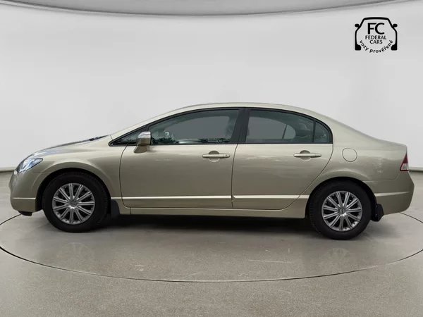 Honda Civic 8. gen 1.8 LS - foto 2