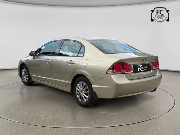 Honda Civic 8. gen 1.8 LS - foto 3