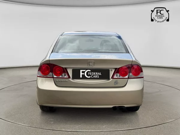 Honda Civic 8. gen 1.8 LS - foto 4