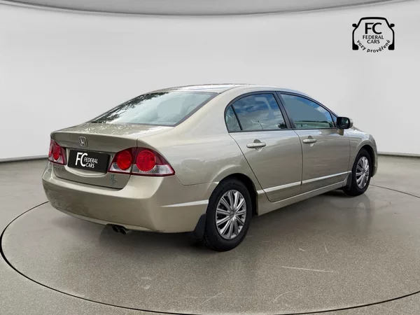 Honda Civic 8. gen 1.8 LS - foto 5