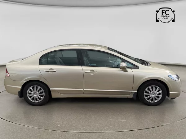Honda Civic 8. gen 1.8 LS - foto 6