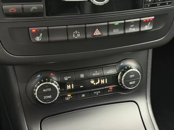 Mercedes-Benz Třídy B 2. gen B 200 - foto 14