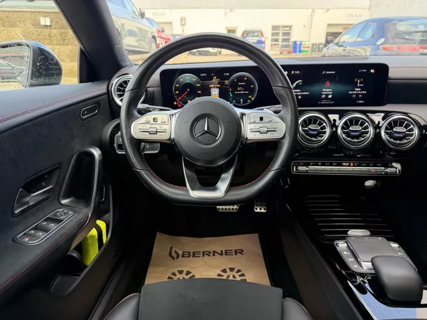 Mercedes-Benz CLA 220d Shooting Brake AMG - foto 10