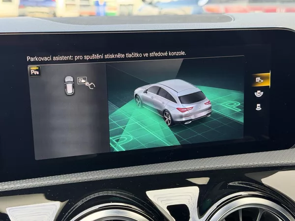 Mercedes-Benz CLA 220d Shooting Brake AMG - foto 12