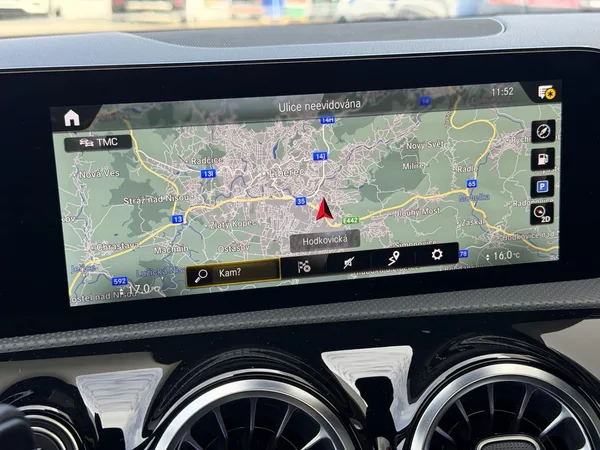 Mercedes-Benz CLA 220d Shooting Brake AMG - foto 13
