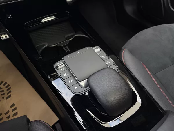 Mercedes-Benz CLA 220d Shooting Brake AMG - foto 20