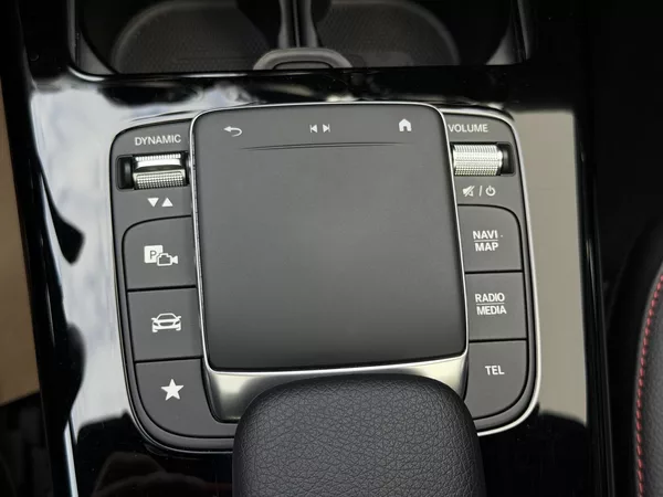 Mercedes-Benz CLA 220d Shooting Brake AMG - foto 21