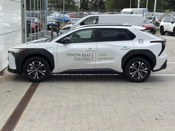 Toyota bZ4X Prestige 64k KWh 4x4 217k - foto 12